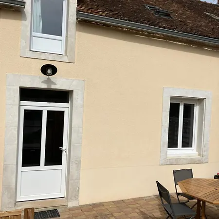 La Sauveroise Saint-Sauveur-en-Puisaye Exterior foto